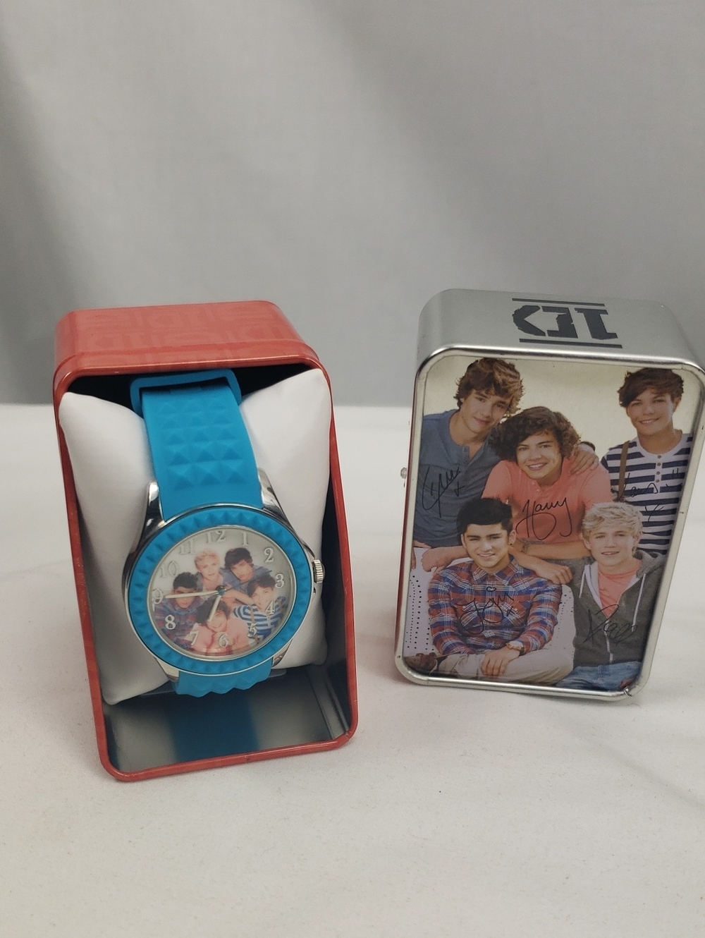1D One Direction Working Watch in Collectors Tin